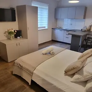 App Aqua Apartment Funtana